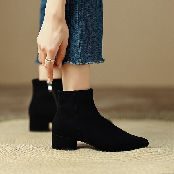 savannah_booties_suede_black_2