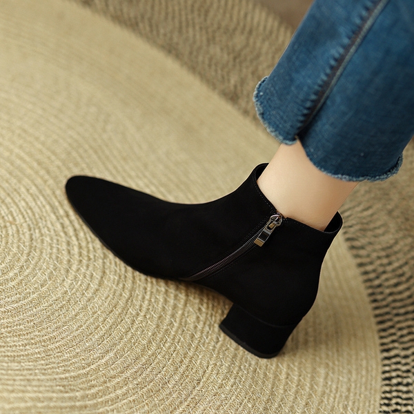 savannah_booties_suede_black_3